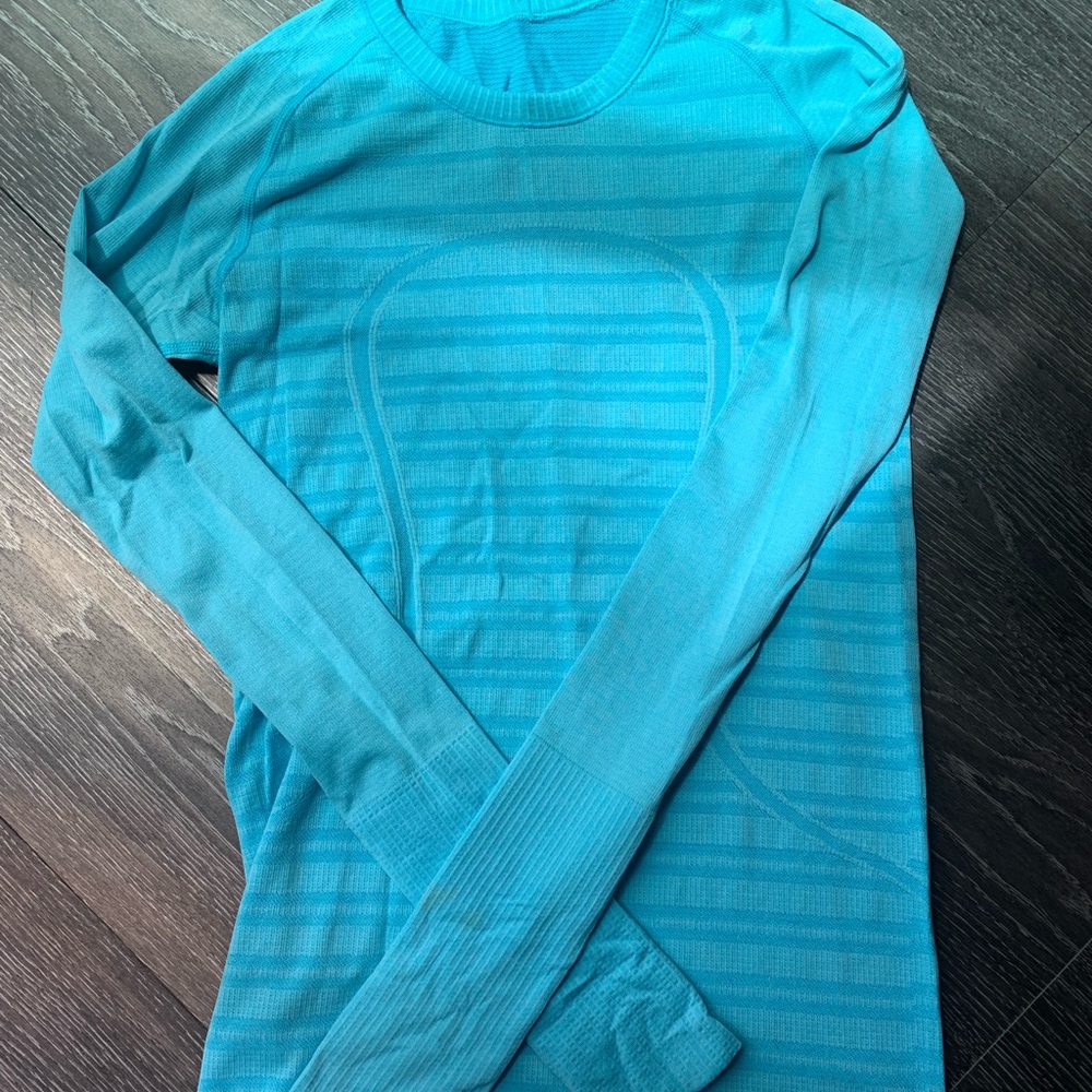 Lulu lemon long sleeve shirt
